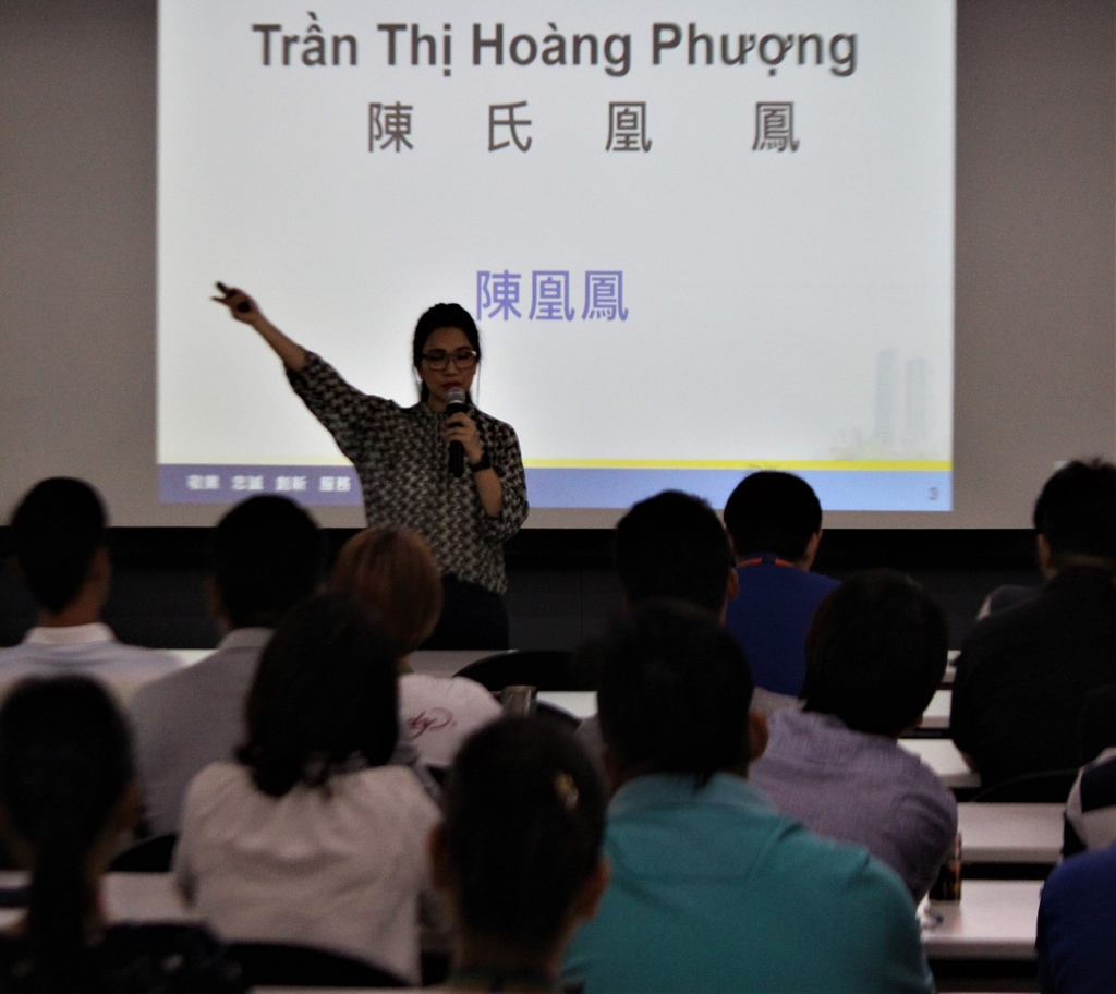 2019陳凰鳳老師越南巡迴演講-走訪了寶成企業越南胡志明市周邊5個廠區6場演講接觸了8百位台幹.jpg - 2019陳凰鳳老師越南巡迴演講