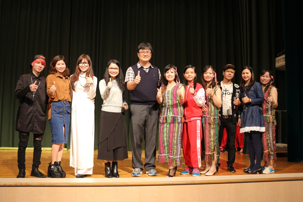 IMG_7773.JPG - 2016陳凰鳳與台灣越藝之星全台校園巡迴演出第一站-高雄中山工商